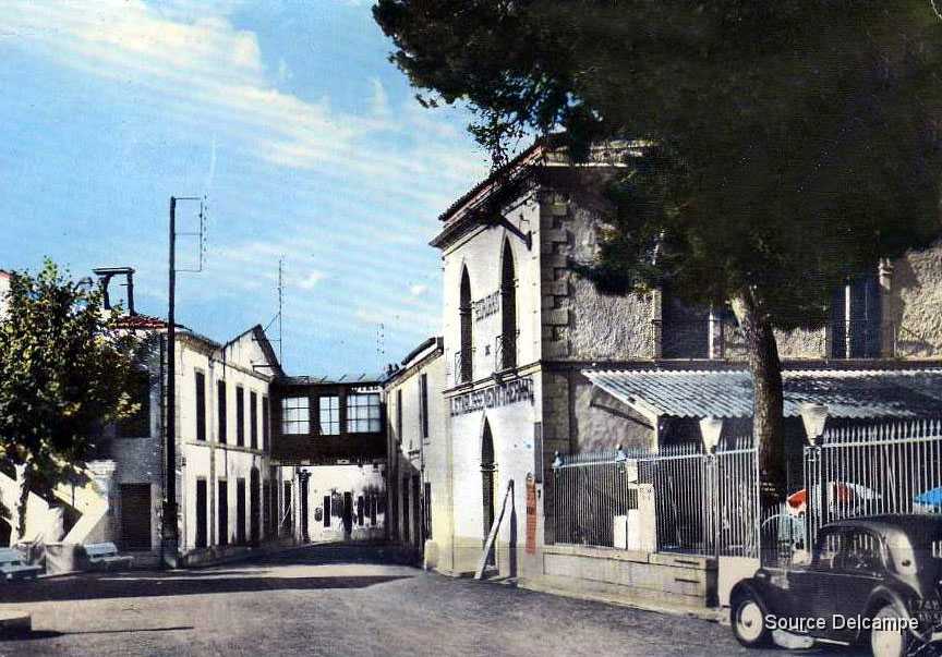 34 Balaruc Les Bains Etablissement Thermal I.jpg